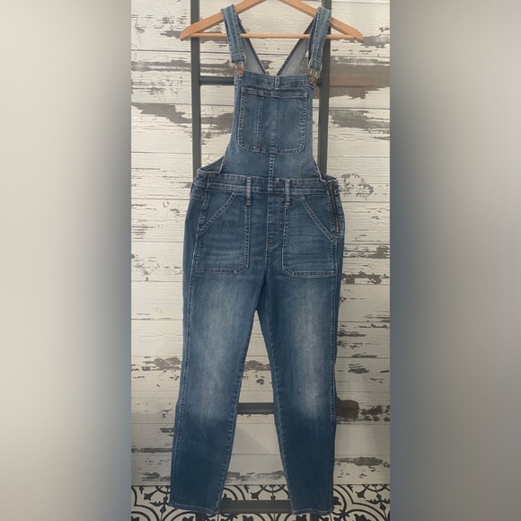 Madewell Women's Overalls | Medium Wash - Picture 5 of 6
